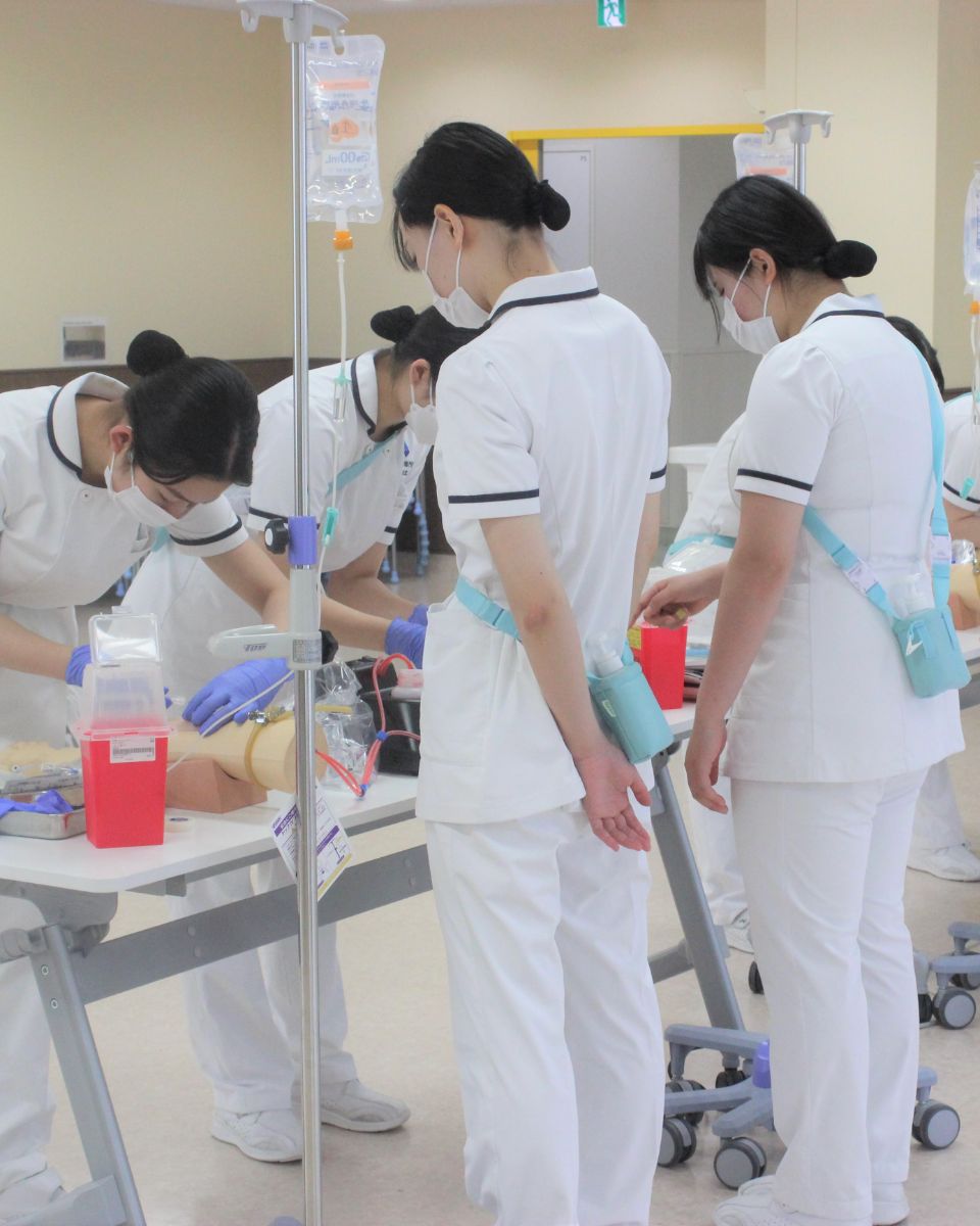 横浜未来看護専門学校 | 学校案内、資料請求はコチラ | ベスト