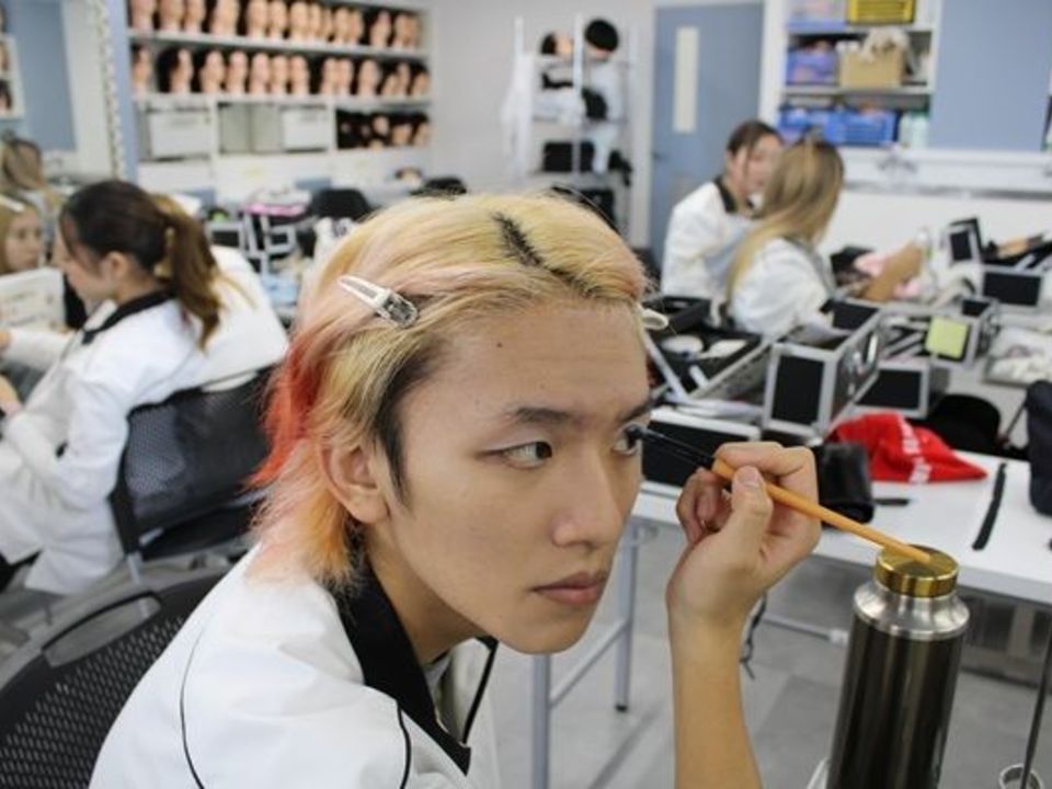 美容専門学校アーティス・ヘアー・カレッジ | キャンパスライフ