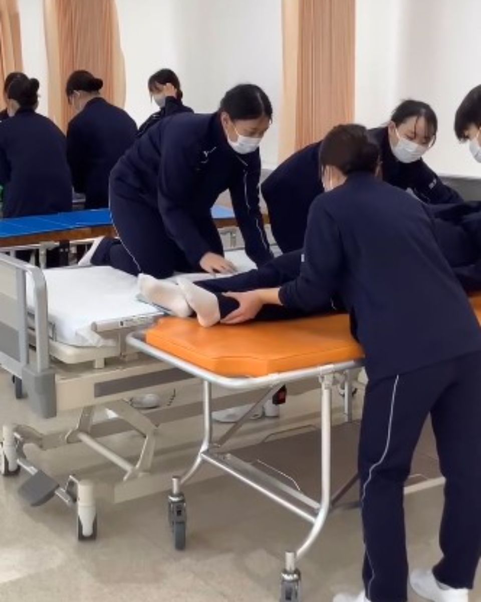 看護人間工学演習】 人間工学の基礎知識に基づき、さまざまなグッズを