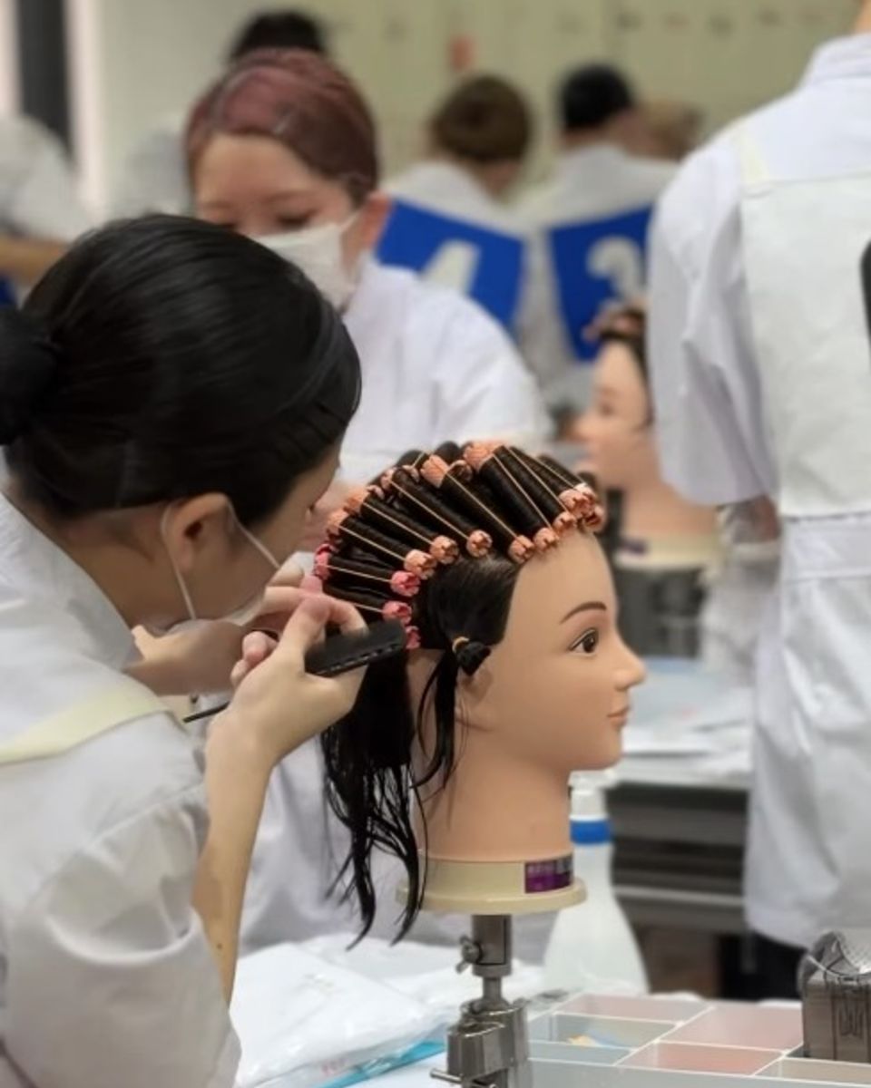 高山美容専門学校 | キャンパスライフ | ベスト進学ネット