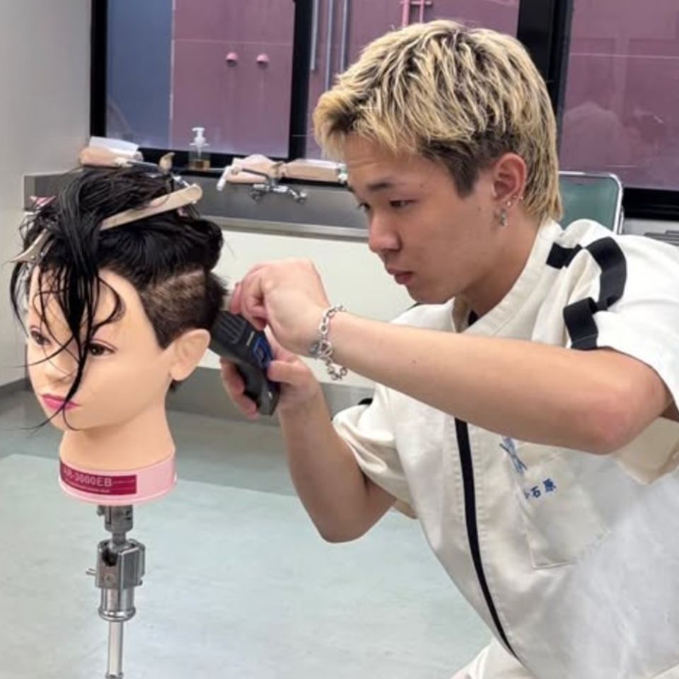 高山美容専門学校 | キャンパスライフ | ベスト進学ネット