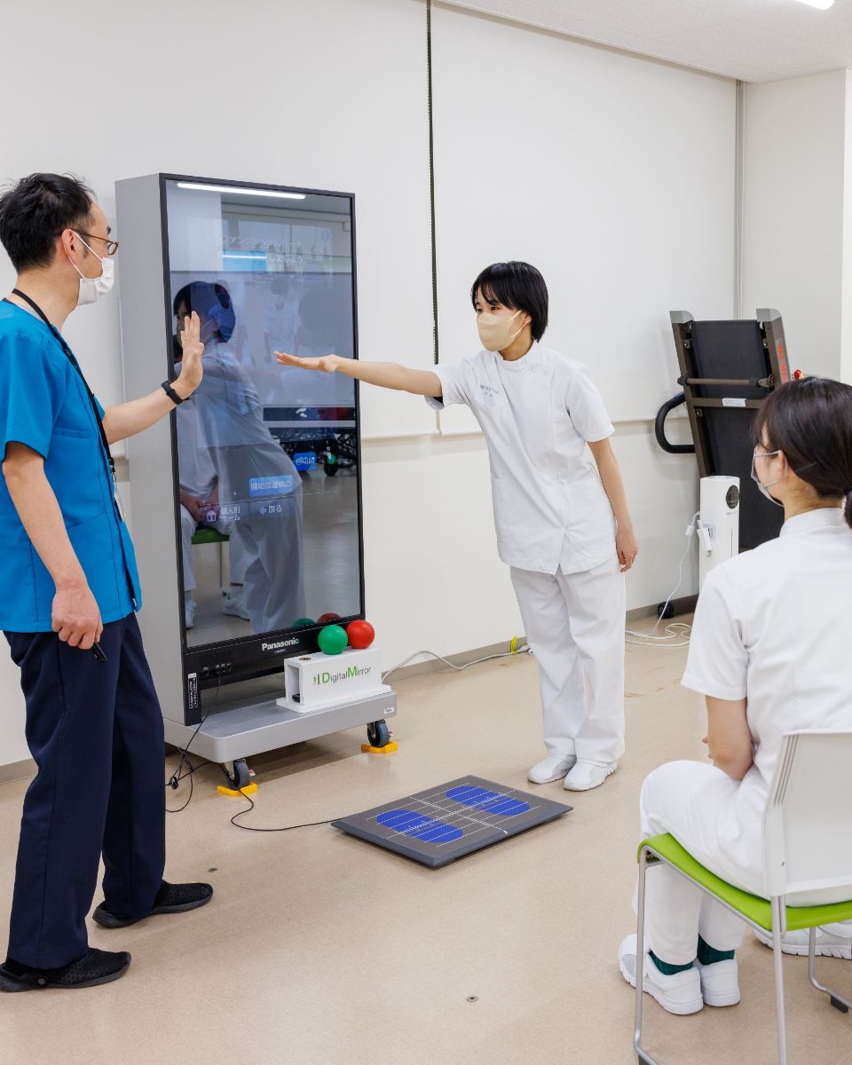 姫路医療専門学校の先生は、明るくアツい先生ばかり！
臨床経験をもとに、わかりやすく教えてもらえます。