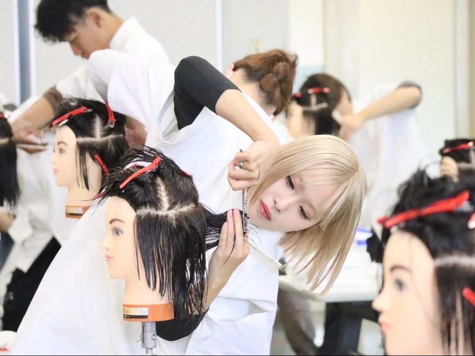 12.12 2024✂️美容科2年生実技試験✂&# | タカヤマ