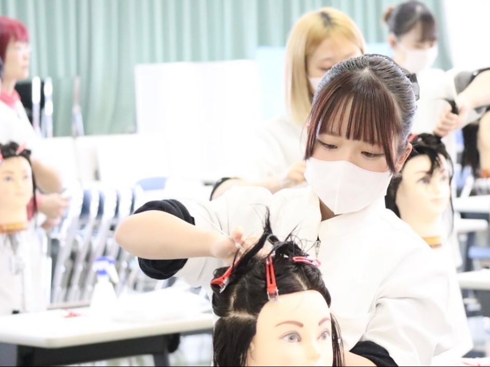 12.12 2024✂️美容科2年生実技試験✂&# | タカヤマ